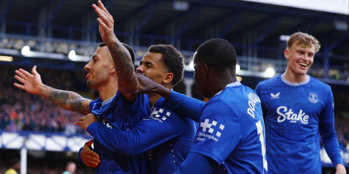 Dyche must unleash "colossal" Everton ace who’d walk into Man City’s team