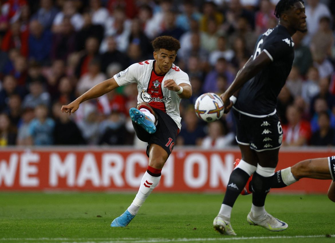 Leeds United interested in Che Adams
