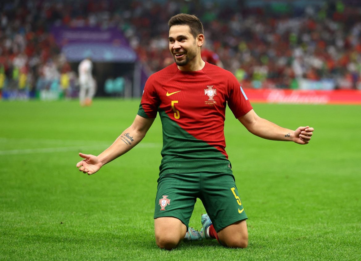 West Ham: Moyes must sign WC gem Guerreiro