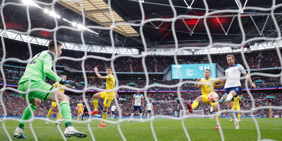Chelsea Considering Swoop For £19m-Rated Ukraine Goalkeeper